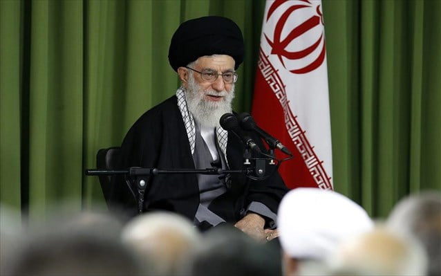 Ιράν: Υπαινιγμός Χαμενεΐ ότι δέχεται συμβιβασμό με τη Δύση για τα πυρηνικά