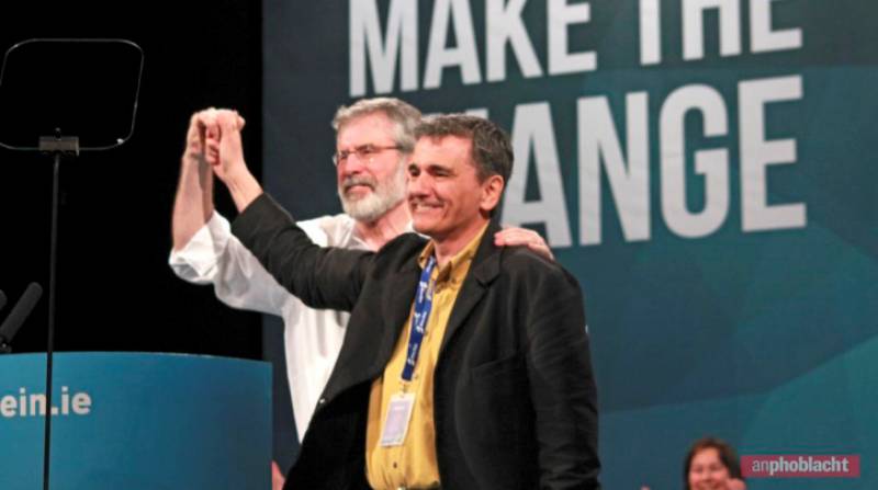 Β. Ιρλανδία: Θερμή υποδοχή του Ευκλείδη Τσακαλώτου με παρατεταμένα χειροκροτήματα στο συνέδριο του Σιν Φέιν