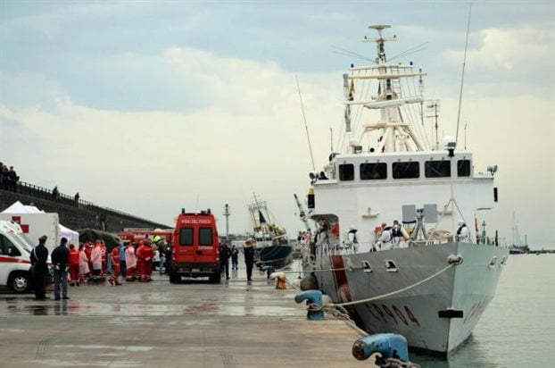 Ιταλία: Περί τους 4.100 μετανάστες που επέβαιναν σε αλιευτικά διασώθηκαν