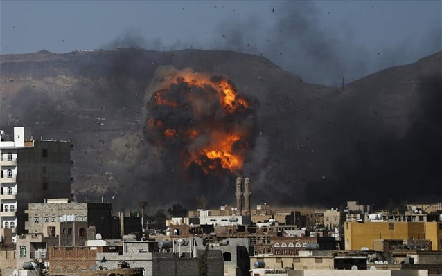 Υεμένη: Πολύνεκρο πλήγμα της συμμαχίας σε βάση πυραύλων στην πρωτεύουσα