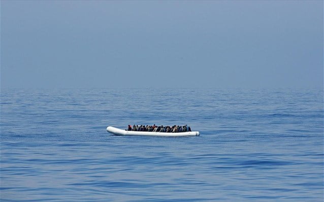 Κοινή ναυτική επιχείρηση των «28» στη Μεσόγειο από Δευτέρα, κατά διακινητών μεταναστών