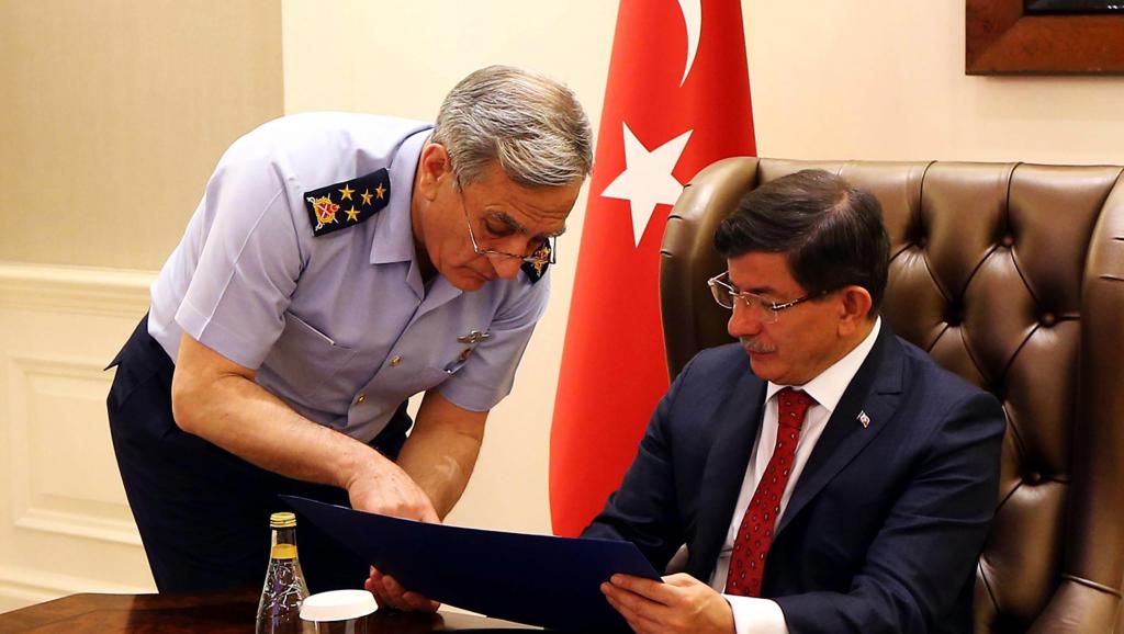 Τουρκία: Ο πρωθυπουργός Νταβούτογλου επιτίθεται στο PKK