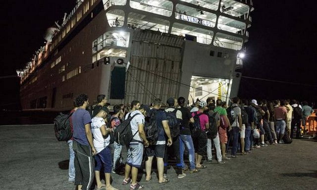 Κατέπλευσε στο λιμάνι με 2.172 πρόσφυγες το «Ελ. Βενιζέλος»