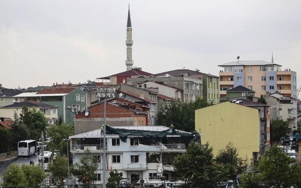 Πολυσύνθετο σκηνικό συγκρούσεων στην Τουρκία και λαθρομετανάστευση απειλούν την ηρεμία στις Ε-Τ σχέσεις