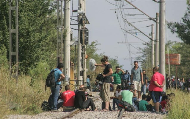 Αναχώρησαν από τη Γευγελή για τα σύνορα με τη Σερβία οι πρώτες εκατοντάδες των προσφύγων