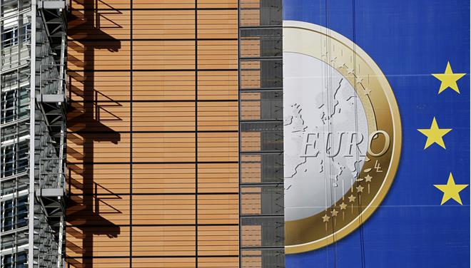 Βρυξέλλες: Λύση για το ελληνικό χρέος μόνο με μεγάλο συνασπισμό