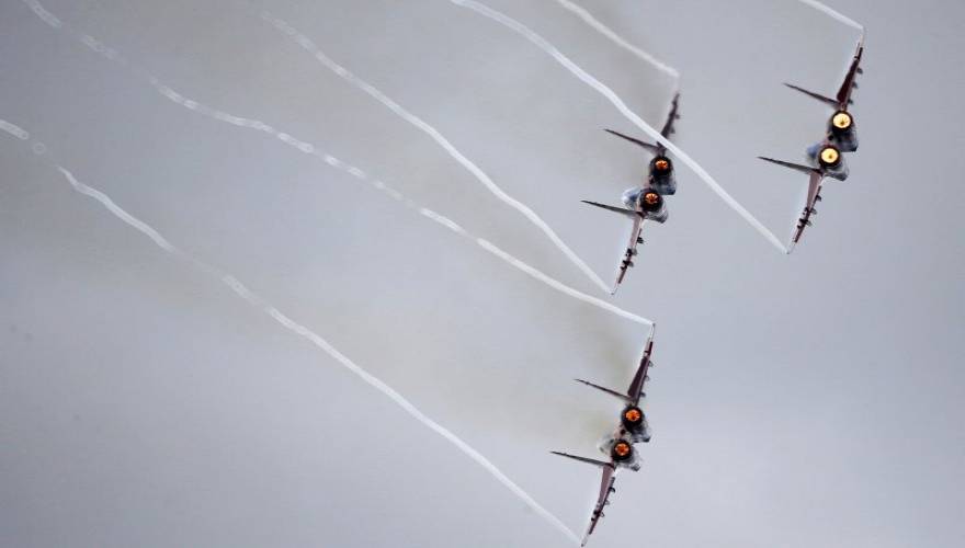 Νέες ρωσικές αεροπορικές επιδρομές κατά θέσεων του Ισλαμικού Κράτους στη Συρία (βίντεο)