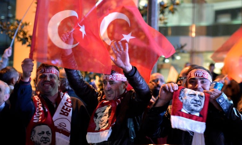 FT : Το δίλλημα του Ερντογάν και ο κίνδυνος διχασμού