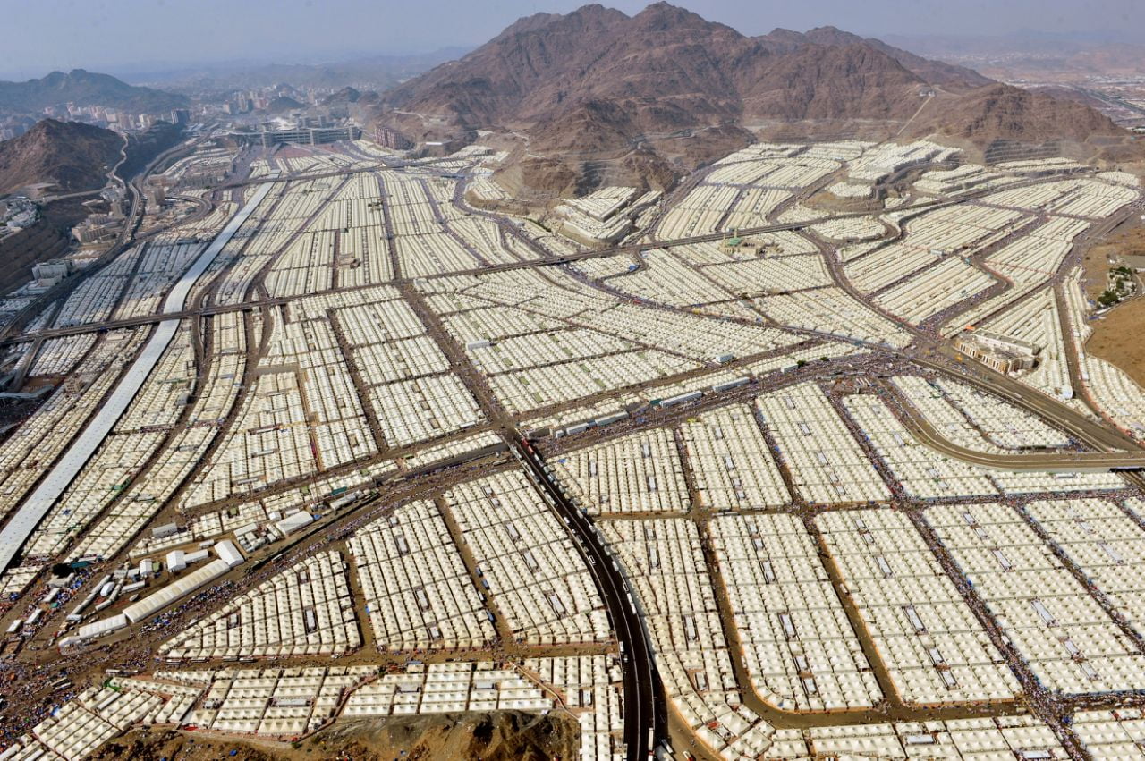 Άδειες σκηνές στη Σαουδική Αραβία για 3.000.000 ανθρώπους την στιγμή που πρόσφυγες ψάχνουν καταφύγιο