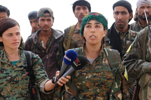 Η πολέμαρχος των Κούρδων Ρότζντα Φελάτ που τρέμει το ISIS