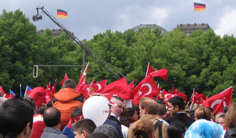 Oι Τούρκοι εθνικιστές πήραν θάρρος από τις δηλώσεις Φίλη και ΣΙΑς- Διαδηλώνουν οι γενοκτόνοι εναντίον των θυμάτων στο Βερολίνο
