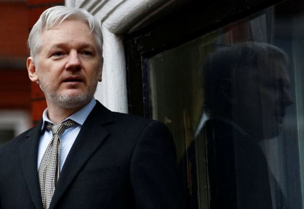 Ο Ασάνζ, τα WikiLeaks, η Ρωσία του Πούτιν και οι υπόγειες διασυνδέσεις