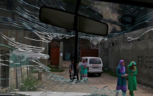 Επίθεση σε βάση του ινδικού στρατού στο Κασμίρ με 21 νεκρούς