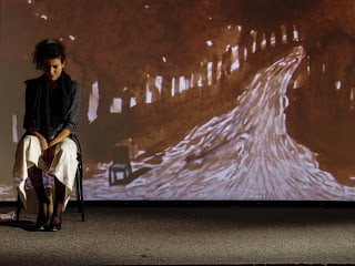 Μια παράσταση ΚΑΙ με ποντιακό ενδιαφέρον – «Η Αφήγηση της Αντιγόνης» σε σκηνοθεσία Αντιγόνης Νέτα