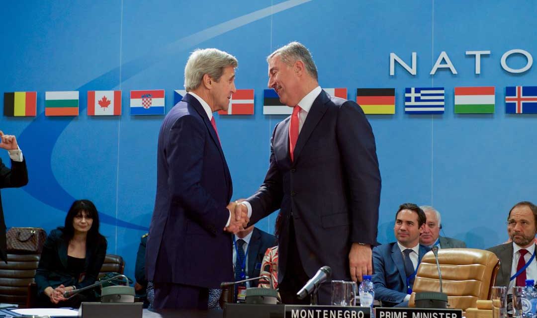 Οι διεφθαρμένοι ηγέτες των Βαλκανίων κοροϊδεύουν το ΝΑΤΟ