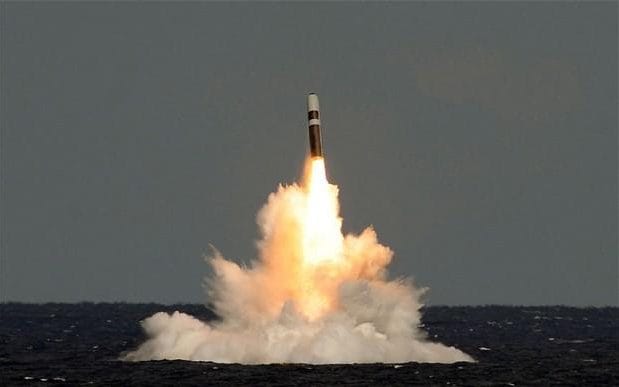 Εκτόξευση βρετανικού πυρηνικού πυραύλου προς τις ΗΠΑ…