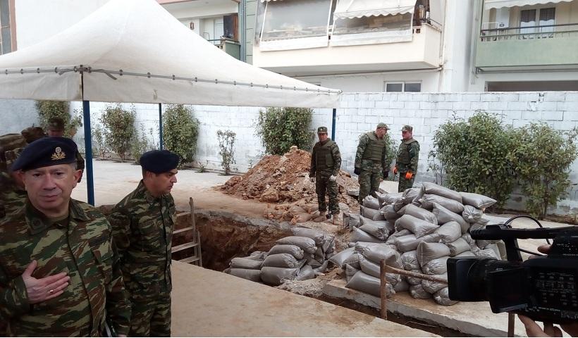 Σε εξέλιξη η επιχείρηση εξουδετέρωσης της βόμβας στο Κορδελιό (φωτο)