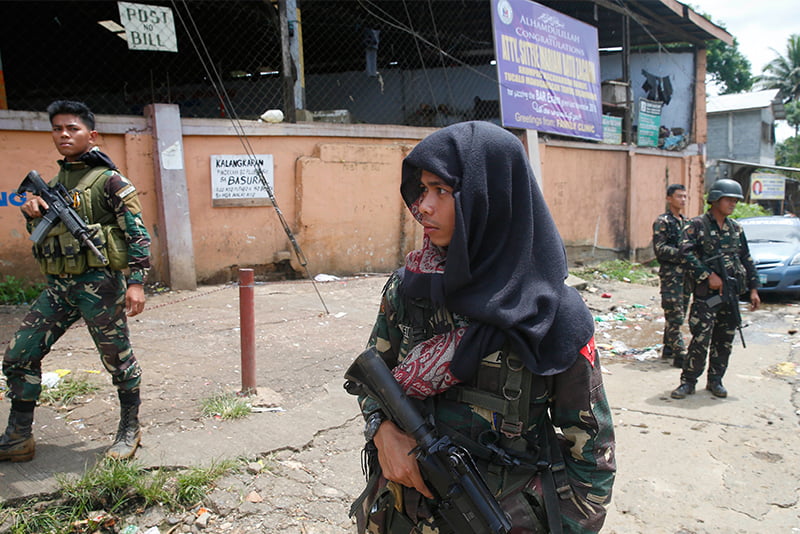 Guardian: Συνεχίζεται η σφαγή στις Φιλιππίνες με 85 νεκρούς σε μία εβδομάδα – Πολίτες τα 19 από τα θύματα