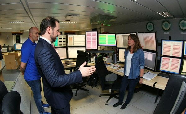 Ο Τούρκος υπουργός Ενέργειας Χ. Άλμπαϊράκ επισκέφθηκε το ερ. σκάφος Μπαρμπαρός