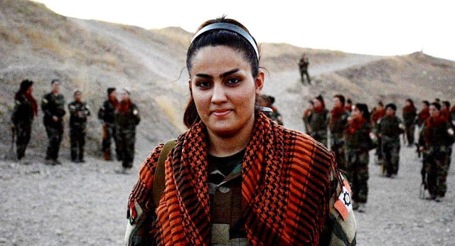 Κούρδισσες στρατιωτίνες που πολεμάνε κατά του Ντάες: «Δεν ξέρω πόσους σκότωσα. Αλλά είναι πολλοί».