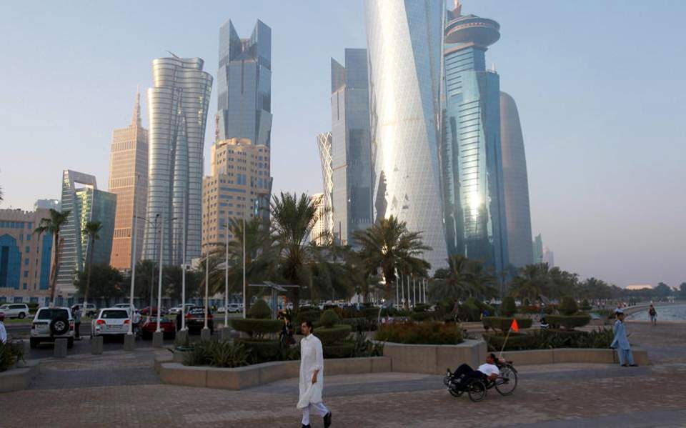 Τα πρώτα αποτελέσματα του οικονομικού πολέμου στο Κατάρ – Χρηματοδότηση από Ασία και Ευρώπη ζητούν οι τράπεζές του