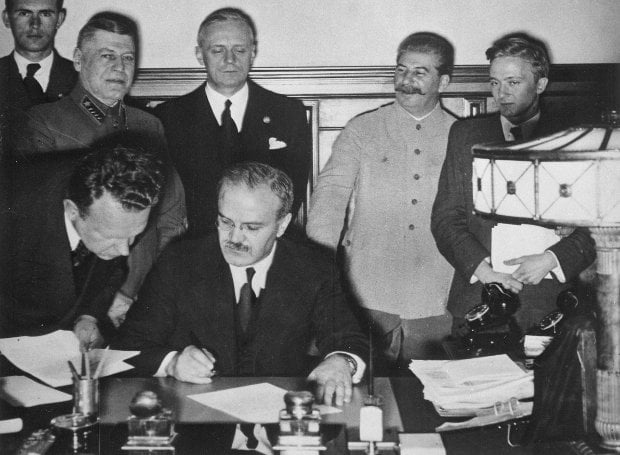 Σύμφωνο ναζιστικής Γερμανίας – κομμουνιστικής Ρωσίας (ΕΣΣΔ) ή κατά το προπαγανδιστικό “Μολότοφ-Ρίμπεντορπ”