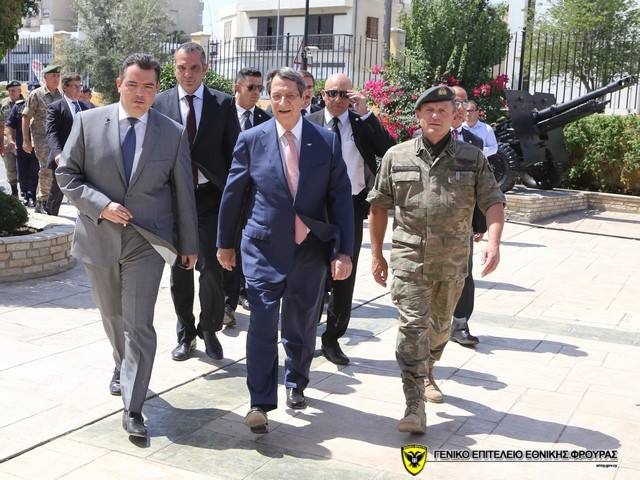Ο Πρόεδρος της Δημοκρατίας Νίκος Αναστασιάδης στην Εθνική Φρουρά – Ενημέρωση από τα στρατηγό Ηλία Λεοντάρη