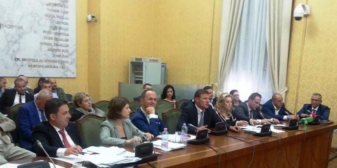 Ένταση στην Επιτροπή των Νόμων της Αλβανικής Βουλής για το Νόμο Μειονοτήτων [ΒΙΝΤΕΟ]