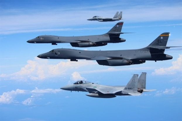 Αμερικανικά B-1B πέταξαν πάνω από την κορεατική χερσόνησο