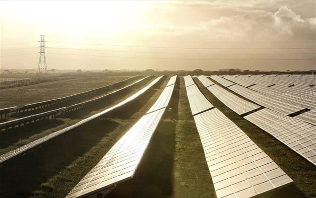 ΗΠΑ: Η ηλιακή ενέργεια δημιουργεί περισσότερες θέσεις εργασίας από οποιαδήποτε άλλη βιομηχανία