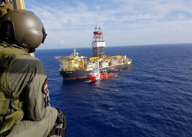 Τουρκικά πολεμικά πλοία καθήλωσαν το γεωτρύπανο της ENI στο Οικόπεδο 3 της Κυπριακής ΑΟΖ