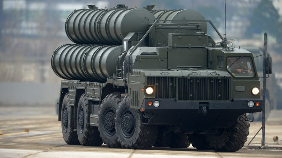 «Οι Η.Π.Α. δεν θα μας πουλήσουν ούτε τουφέκια»: Ο ΥΠΕΞ Τσαβούσογλου εξηγεί γιατί αγοράζει η Τουρκία ρωσικά συστήματα αεροπορικής άμυνας S-400