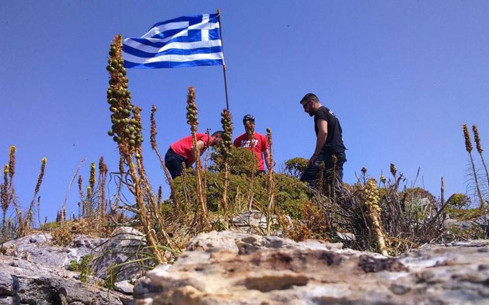 Χ. Τσαγαλάς: Γιατί υψώσαμε τις σημαίες στις βραχονησίδες (βίντεο)