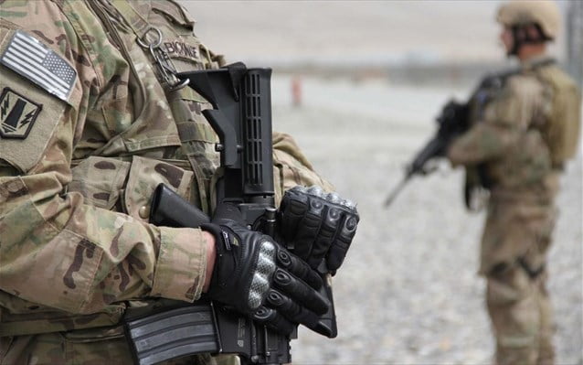Επαναστατικά οπλικά συστήματα σε υπηρεσία εντός δεκαετίας, λέει ο υπουργός Στρατού των ΗΠΑ