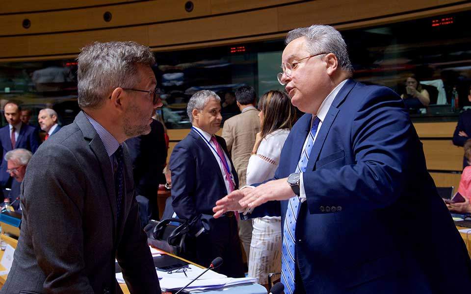 Ευρωπαϊκή περιπλοκή για τη συμφωνία των Πρεσπών – «Φρένο» από Γαλλία και Ολλανδία στην ΠΓΔΜ