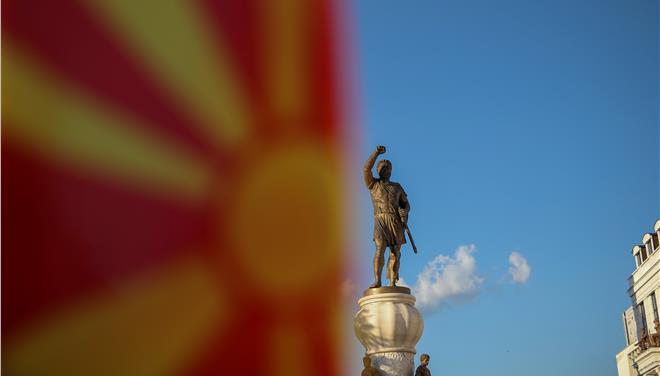 Στον αέρα η συμφωνία: «Χάθηκε» το Severna Macedonija – Πρόβλημα με erga omnes και γλώσσα
