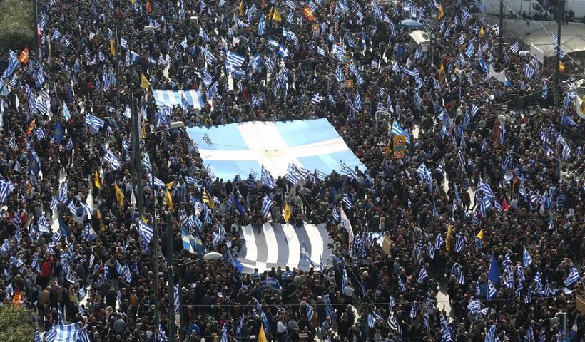 Είμαστ’ ακόμα ζωντανοί! Έλληνας διδακτορικός φοιτητής στη Ζυρίχη συγκεντρώνει φυσικές υπογραφές για το Σκοπιανό