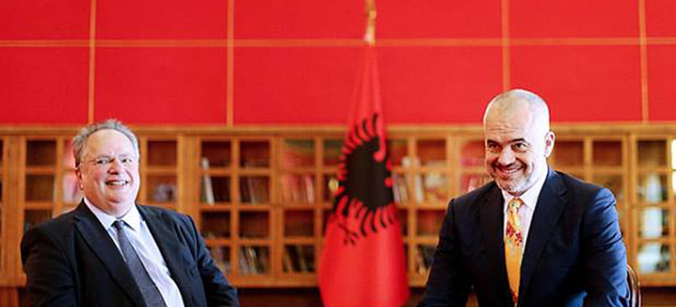 Η κυβέρνηση απειλεί να μετατρέψει το ηρωικό «ΌΧΙ» του ’40 σε ταπεινωτικό «ναι» στη συμφωνία με την Αλβανία…