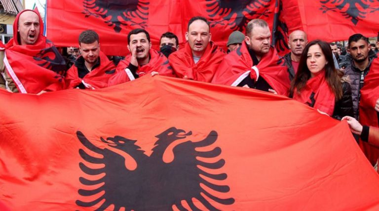 Ρεσιτάλ εθνικισμού: Μαθαίνουν στα σχολεία για την «Μεγάλη Αλβανία» (βίντεο)