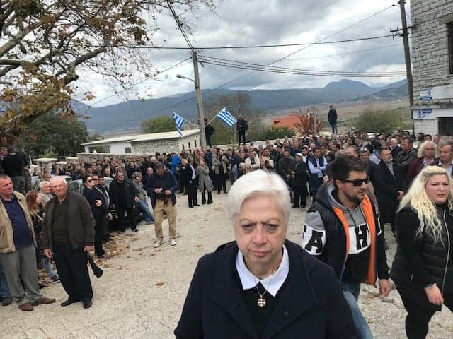 Η Ελένη Θεοχάρους ξεπλένει και πάλι τη ντροπή των ελλαδιτών πολιτικών: Ο Ελληνισμός αποχαιρετά τώρα τον Κωνσταντίνο Κατσίφα