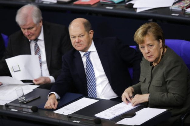 «Τρύπα» 100 δισ. ευρώ απειλεί την Γερμανία ως το 2023