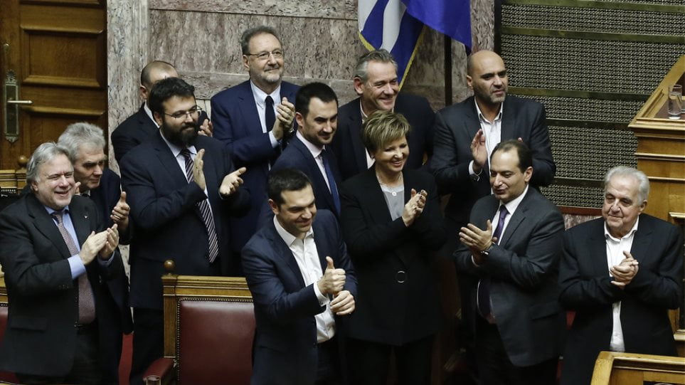 Ας σπάσει και το τελευταίο ταμπού: «Αυτή η βουλή δεν είναι των Ελλήνων αλλά των προδοτών»