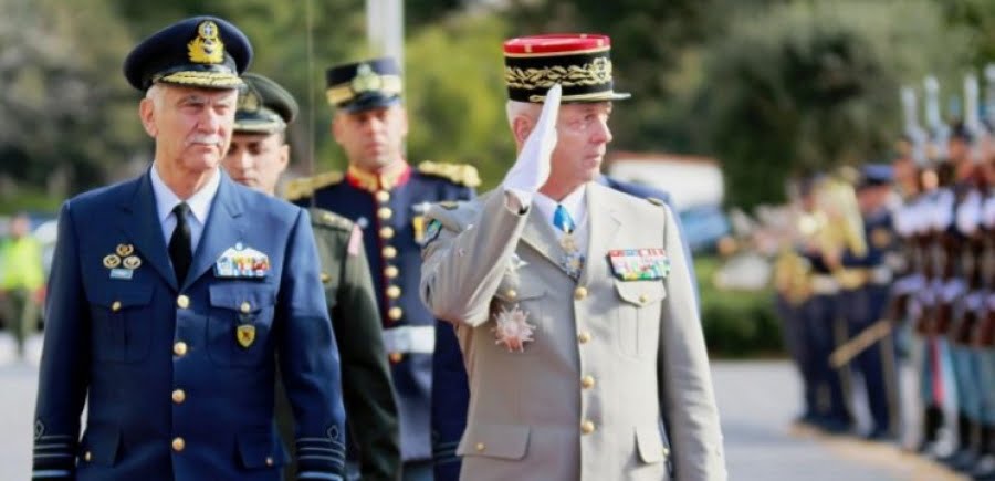 Η ενδυνάμωση της στρατιωτικής συνεργασίας Ελλάδας – Γαλλίας στο επίκεντρο των συνομιλιών των αρχηγών ΓΕΕΘΑ των δύο χωρών