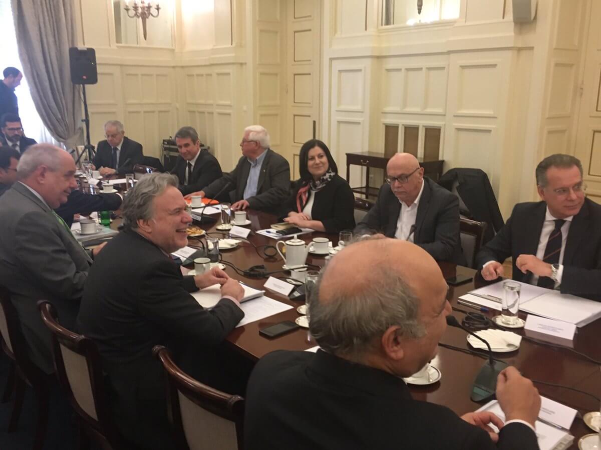 Συμβούλιο εξωτερικής πολιτικής: Το σύνολο των κομμάτων ζητά στον Κατρούγκαλο να παγώσει τις διαπραγματεύσεις με την Αλβανία