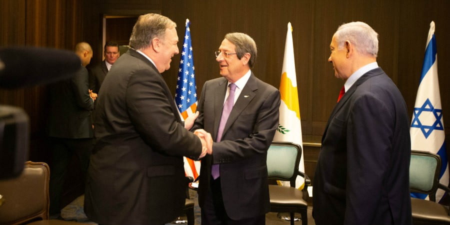 Ανάλυση: Η σημασία της συμμετοχής των ΗΠΑ στην Τριμερή για Κύπρο