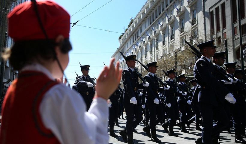 25η Μαρτίου: Στρατιωτική παρέλαση στην Αθήνα με το «Μακεδονία ξακουστή» (φωτο, βίντεο)