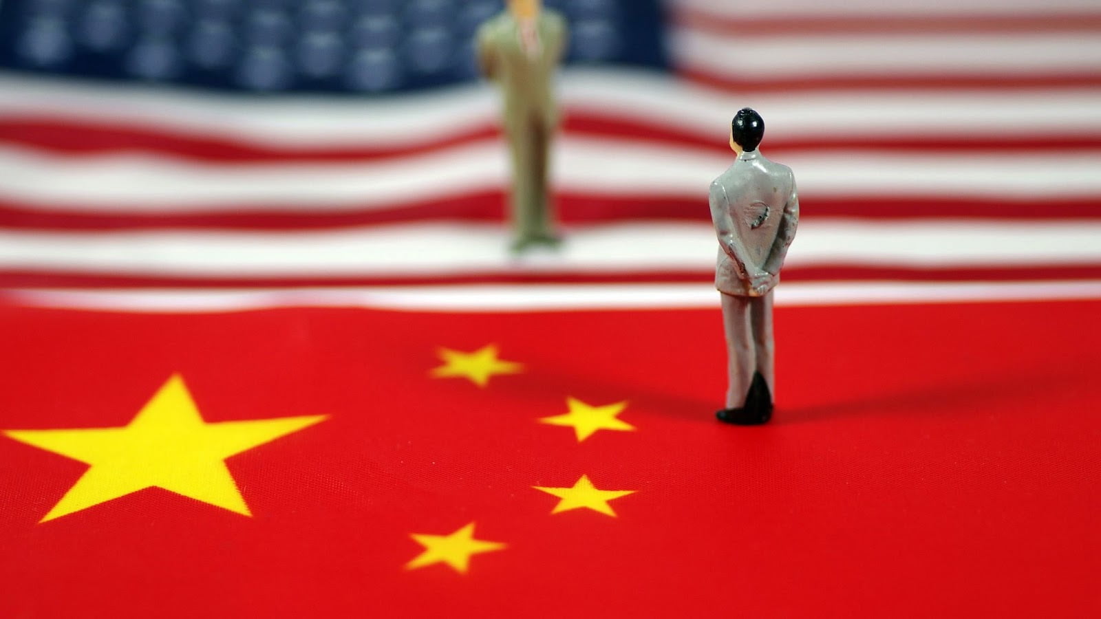 Χαμένοι οι καταναλωτές με τον πόλεμο ΗΠΑ-Κίνας σύμφωνα με το ΔΝΤ