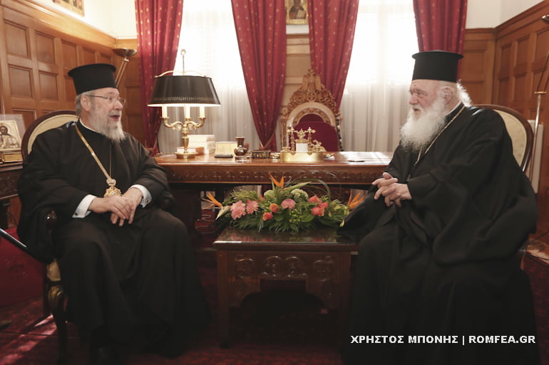To εκκλησιαστικό πρόβλημα στην Ουκρανία στη συζήτηση Ιερώνυμου και Κύπρου Χρυσόστομου