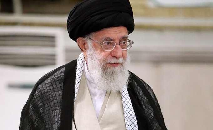 Αλί Χαμενεΐ: Η Τεχεράνη δεν θα “ξεγελαστεί” από τα πολιτικά “κόλπα” των ΗΠΑ