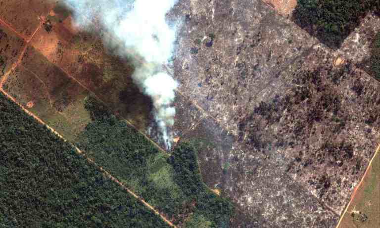 Ο Αμαζόνιος καίγεται με τη χρηματοδότηση της BlackRock